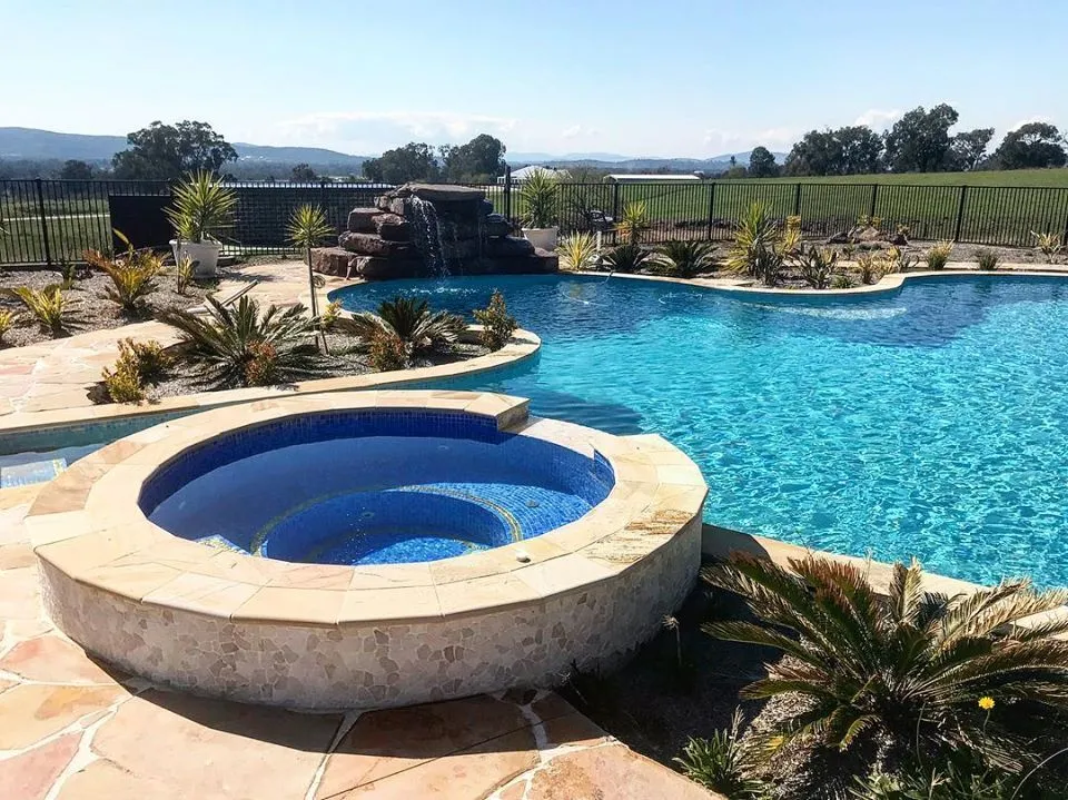 تنفيذ مسابح فنادق ومنتجعات