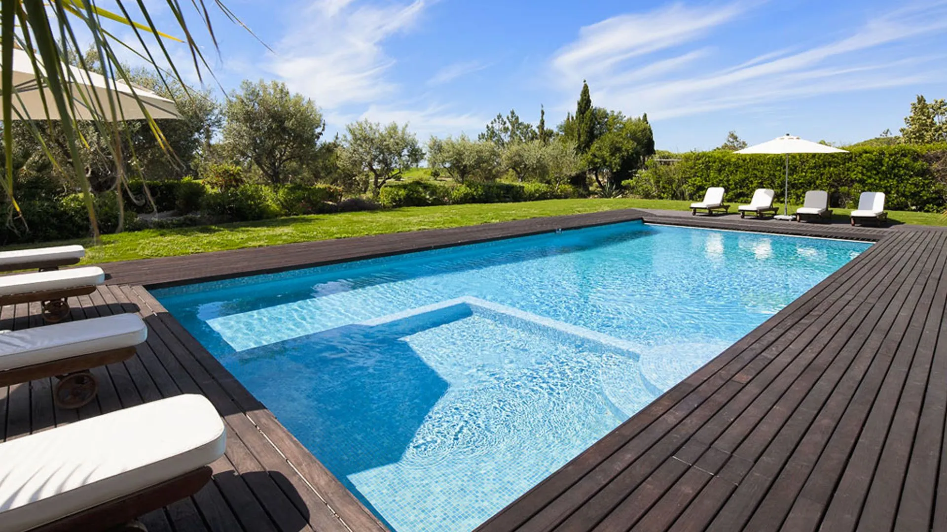 صيانة مسابح الفلل بالسعودية صيانة مسابح الفلل بالسعودية