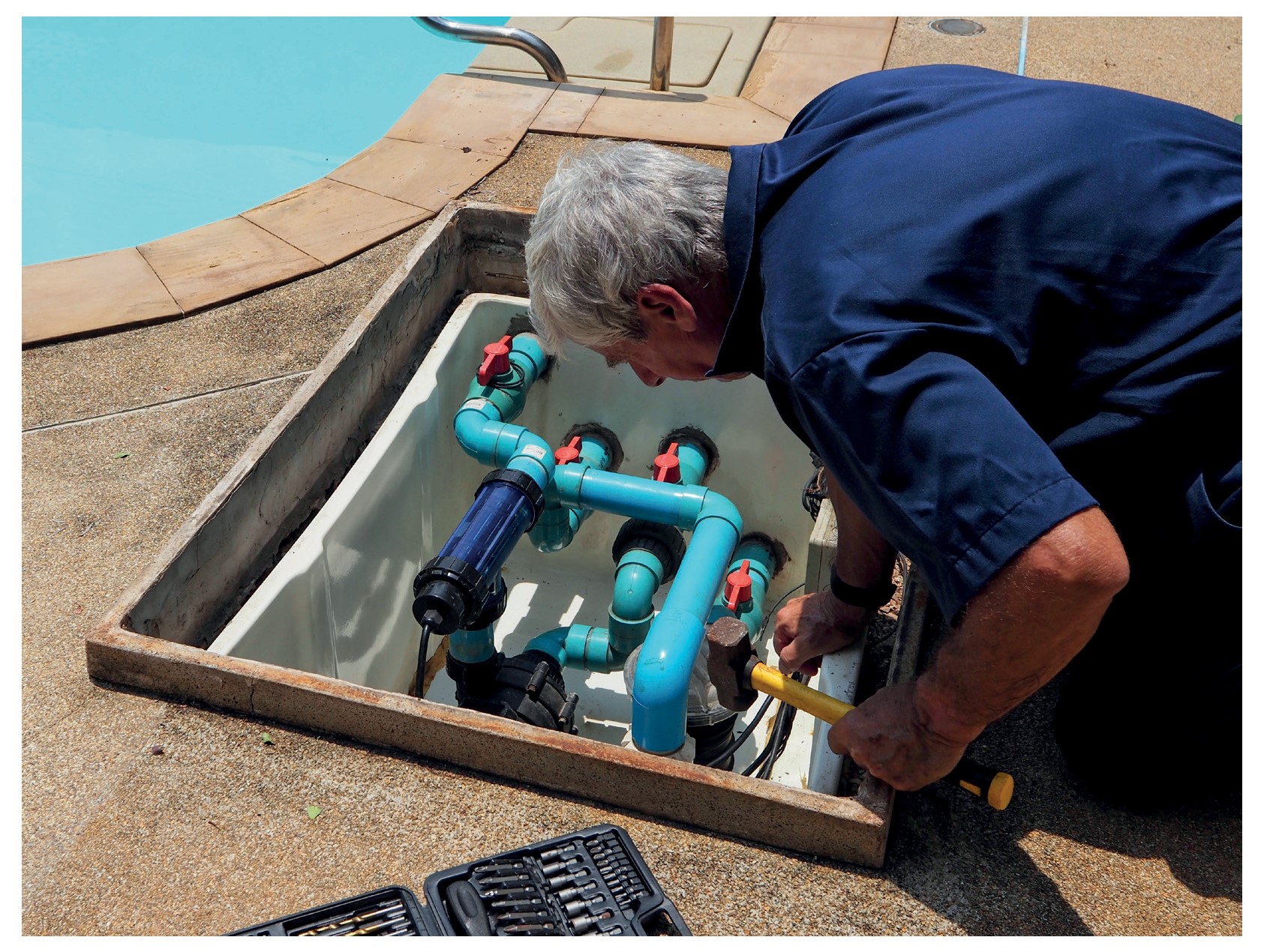 صيانة وإعادة تأهيل المسابح القديمة