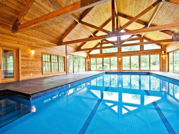 بناء مسابح داخلية