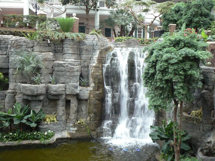 شلالات صناعية للحدائق