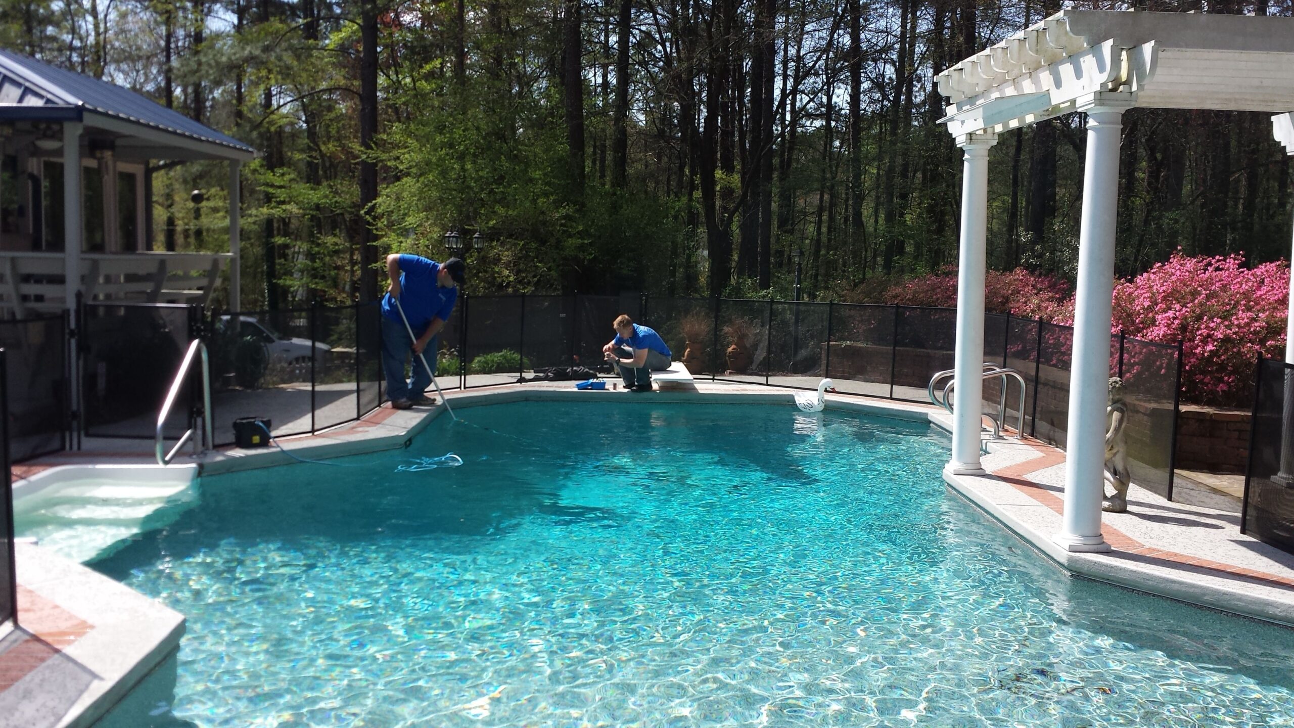 تنظيف المسابح قبل الشتاء